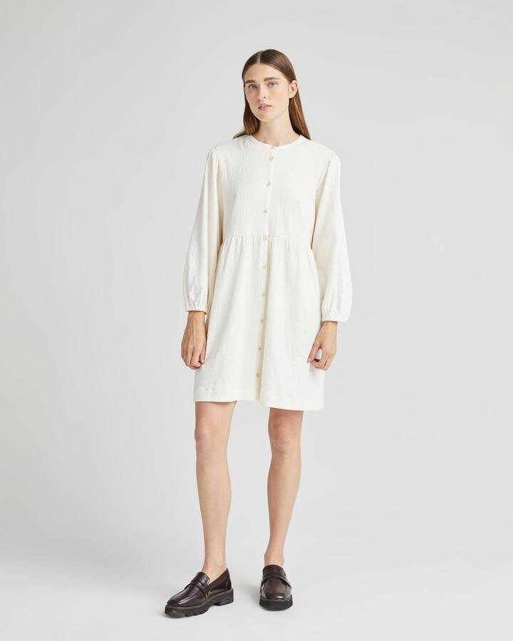 500-capsule-wardrobe-richer-poorer.jpeg